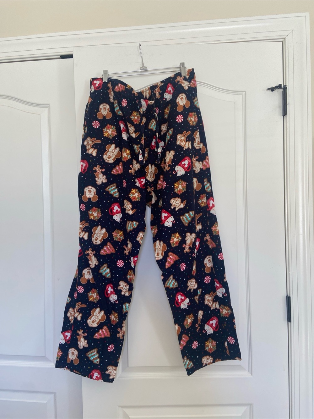Old Navy Black Gingerbread & Holiday Treat Print Pajama Bottoms
